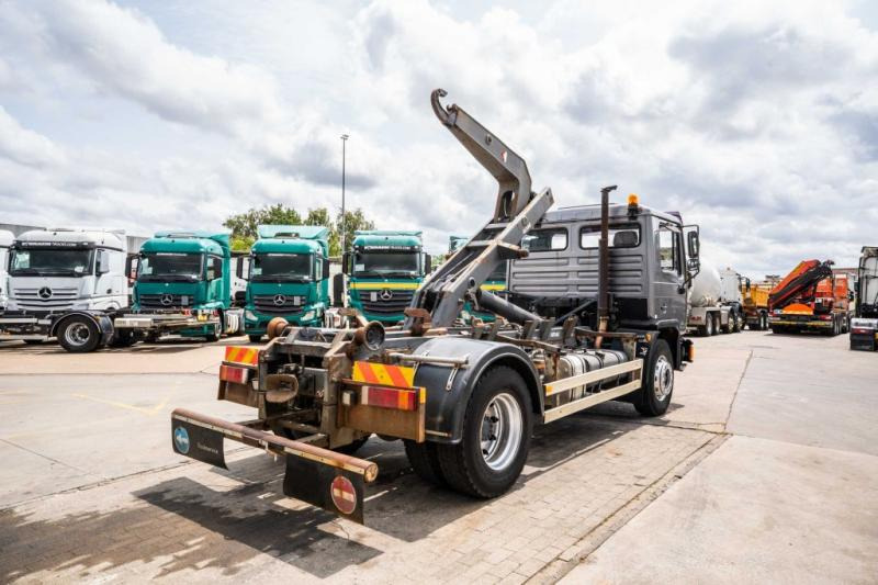 MAN 18.222 F - Haakarmsysteem vrachtwagen: afbeelding 4 MAN 18.222 F - Haakarmsysteem vrachtwagen: afbeelding 4