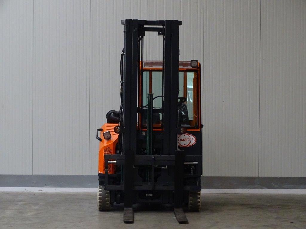 Combilift C2500CB - TRIPLEX - 4-weg zijlader: afbeelding 3 Combilift C2500CB - TRIPLEX - 4-weg zijlader: afbeelding 3