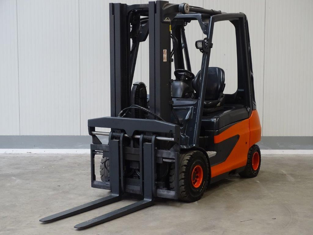 Linde E30-01 - TRIPLEX - Elektrische heftruck: afbeelding 1 Linde E30-01 - TRIPLEX - Elektrische heftruck: afbeelding 1