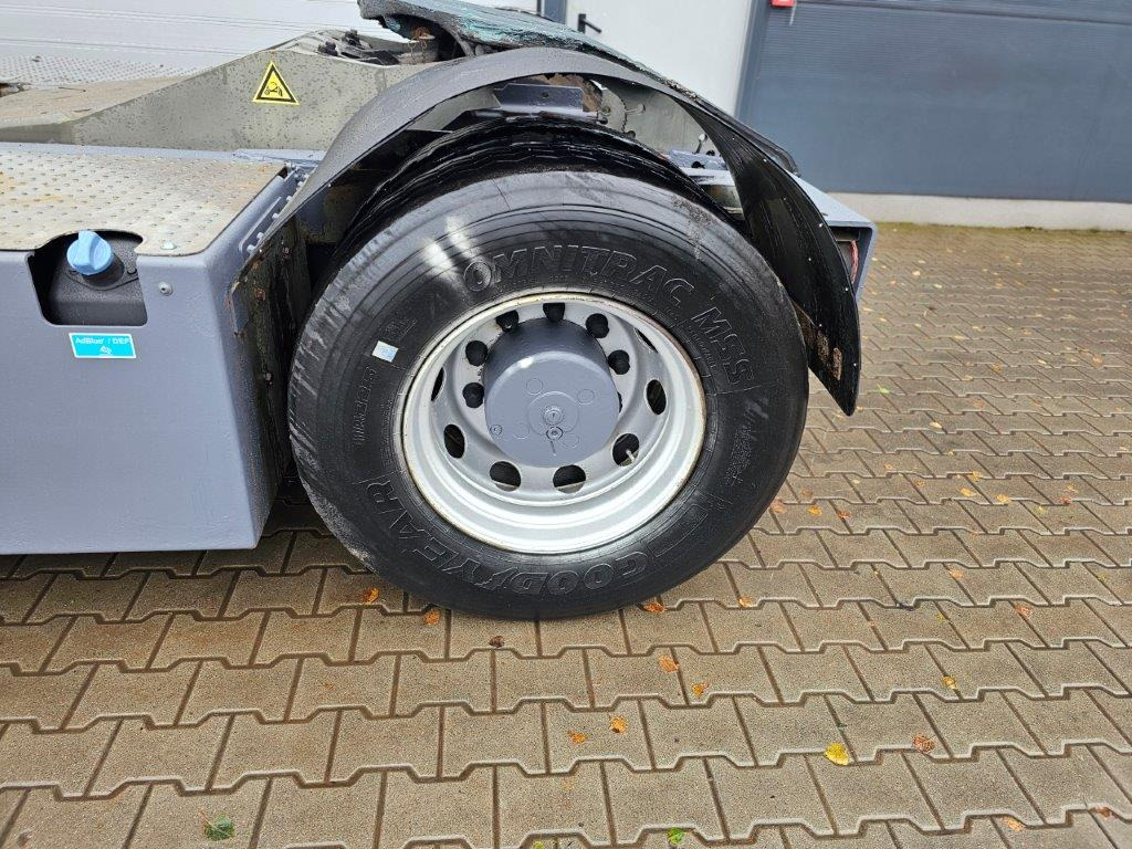 Terberg YT182 - Terminal trekker: afbeelding 2 Terberg YT182 - Terminal trekker: afbeelding 2