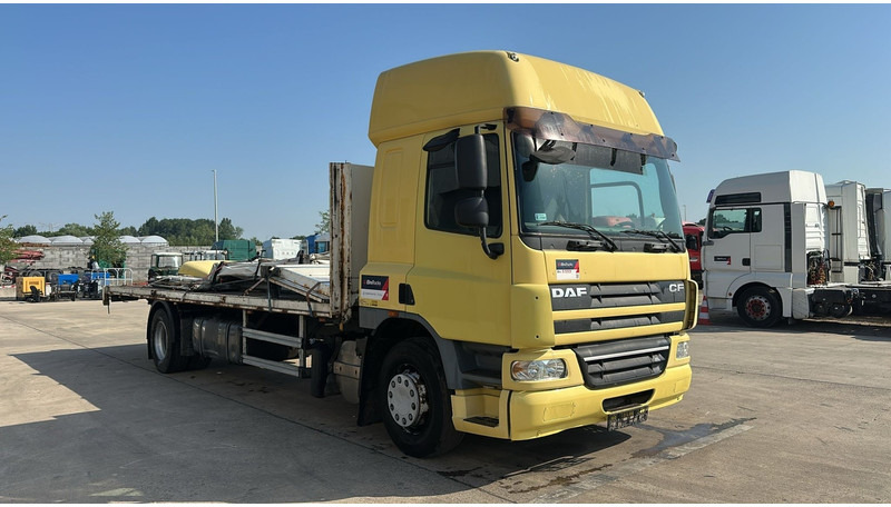DAF 75 CF 310 (GOOD CONDITION / POSSIBLE AS BOX WITH CURTAIN / BONNE ETAT) - Vrachtwagen met open laadbak: afbeelding 3 DAF 75 CF 310 (GOOD CONDITION / POSSIBLE AS BOX WITH CURTAIN / BONNE ETAT) - Vrachtwagen met open laadbak: afbeelding 3