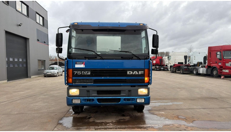 DAF CF 75.290 (15000L / 2 COMPARTIMENTS / MANUAL PUMP / EURO 2 / MANUAL GEARBOX) - Tankwagen: afbeelding 5 DAF CF 75.290 (15000L / 2 COMPARTIMENTS / MANUAL PUMP / EURO 2 / MANUAL GEARBOX) - Tankwagen: afbeelding 5