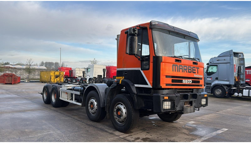 Iveco EUROTRAKKER 340 E 34 (POMPE MANUELLE / GRAND PONT / LAMES / MANUAL PUMP / BIG AXLE / STEEL SUSP.) - Chassis vrachtwagen: afbeelding 3 Iveco EUROTRAKKER 340 E 34 (POMPE MANUELLE / GRAND PONT / LAMES / MANUAL PUMP / BIG AXLE / STEEL SUSP.) - Chassis vrachtwagen: afbeelding 3
