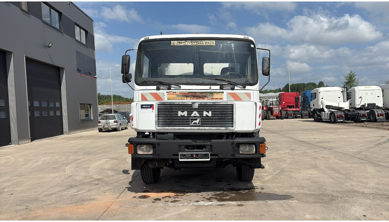 MAN 25.292 (16.000 L VACUUM / 10 TYRES / 6X2 / FULL STEEL SUSP. / MANUAL PUMP / 6 CYLINDER) - Vacuümwagen: afbeelding 2 MAN 25.292 (16.000 L VACUUM / 10 TYRES / 6X2 / FULL STEEL SUSP. / MANUAL PUMP / 6 CYLINDER) - Vacuümwagen: afbeelding 2