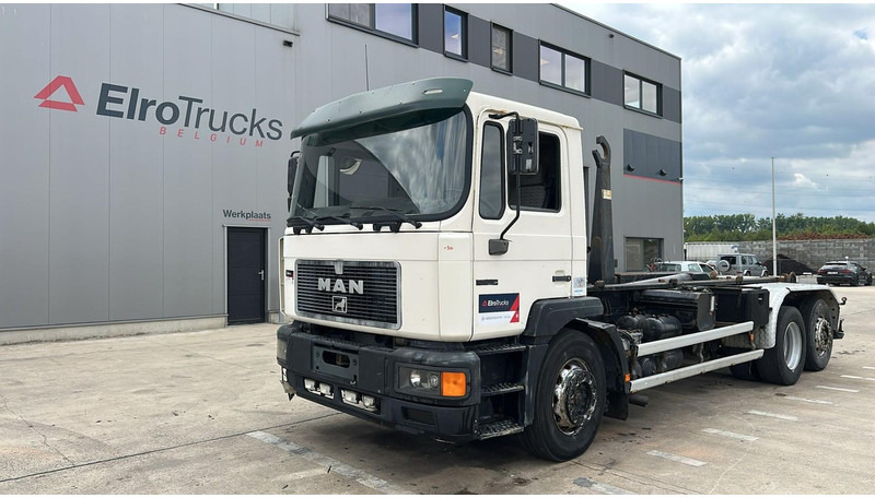 MAN 26.312 (6 CYLINDER / 6X2 / BELGIAN TRUCK IN GOOD CONDITION) - Haakarmsysteem vrachtwagen: afbeelding 1 MAN 26.312 (6 CYLINDER / 6X2 / BELGIAN TRUCK IN GOOD CONDITION) - Haakarmsysteem vrachtwagen: afbeelding 1