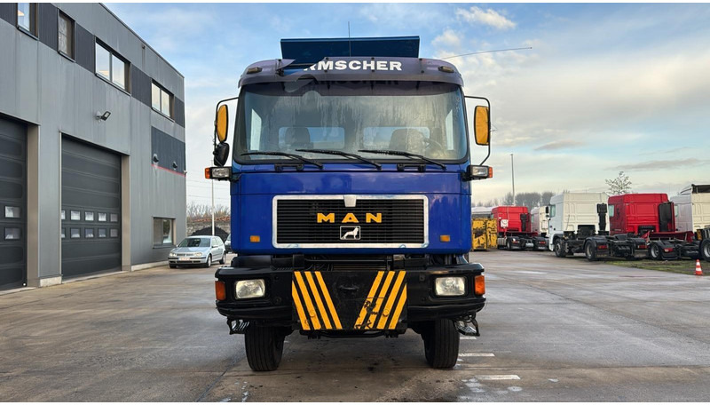 MAN 26.332 (6X6 / BIG AXLE / GRAND PONT / LAMES / POMPE MANUELLE / MANUAL PUMP) - Kipper vrachtwagen: afbeelding 2 MAN 26.332 (6X6 / BIG AXLE / GRAND PONT / LAMES / POMPE MANUELLE / MANUAL PUMP) - Kipper vrachtwagen: afbeelding 2