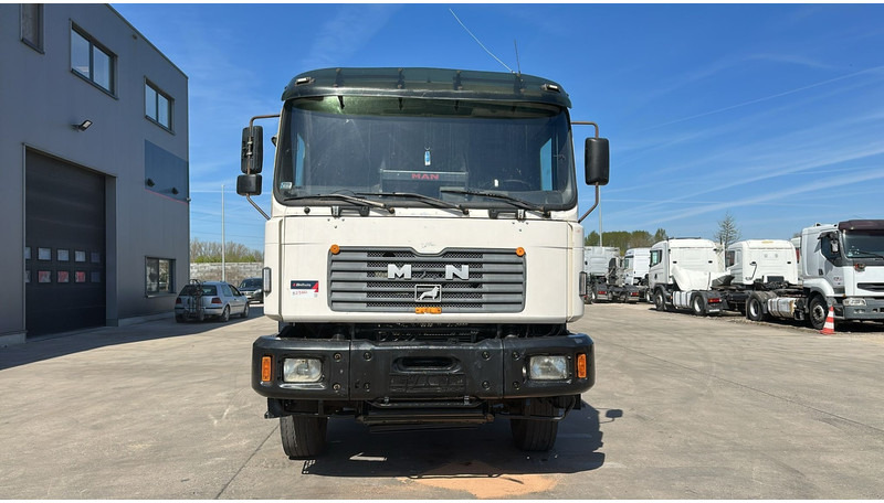 MAN 33.464 (6 CYLINDER / EURO 2 / SEMI MANUAL PUMP / BIG AXLE / STEEL SUSP. / LAMES) - Chassis vrachtwagen: afbeelding 2 MAN 33.464 (6 CYLINDER / EURO 2 / SEMI MANUAL PUMP / BIG AXLE / STEEL SUSP. / LAMES) - Chassis vrachtwagen: afbeelding 2