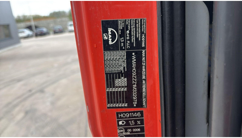 Chassis vrachtwagen MAN TGA 18.410 (POMPE MANUELLE / MANUAL PUMP / BOITE MANUELLE / MANUAL GEARBOX): afbeelding 19 Chassis vrachtwagen MAN TGA 18.410 (POMPE MANUELLE / MANUAL PUMP / BOITE MANUELLE / MANUAL GEARBOX): afbeelding 19