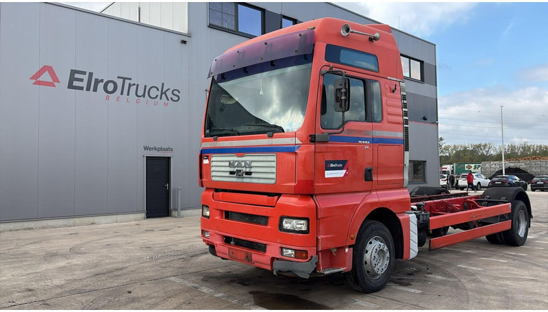 MAN TGA 18.410 (POMPE MANUELLE / MANUAL PUMP / BOITE MANUELLE / MANUAL GEARBOX) - Chassis vrachtwagen: afbeelding 1 MAN TGA 18.410 (POMPE MANUELLE / MANUAL PUMP / BOITE MANUELLE / MANUAL GEARBOX) - Chassis vrachtwagen: afbeelding 1