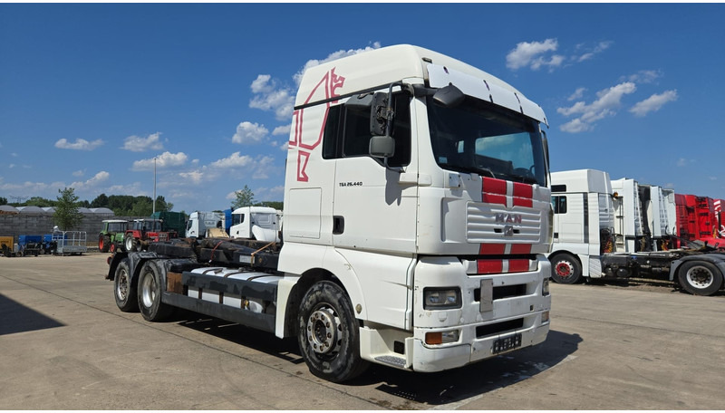 MAN TGA 26.440 (MANUAL GEARBOX / FRONT STEEL / 6X2 / BOITE MANUELLE / DEVANT LAMES) - Chassis vrachtwagen: afbeelding 4 MAN TGA 26.440 (MANUAL GEARBOX / FRONT STEEL / 6X2 / BOITE MANUELLE / DEVANT LAMES) - Chassis vrachtwagen: afbeelding 4