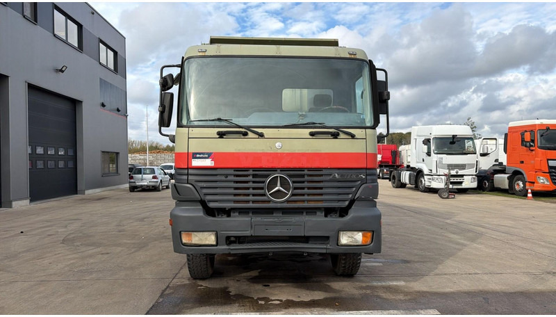 Mercedes-Benz Actros 3235 (EPS / LAMES / GRAND PONT / STEEL SUSP. / 3 PEDALES / MP1) - Kipper vrachtwagen: afbeelding 2 Mercedes-Benz Actros 3235 (EPS / LAMES / GRAND PONT / STEEL SUSP. / 3 PEDALES / MP1) - Kipper vrachtwagen: afbeelding 2