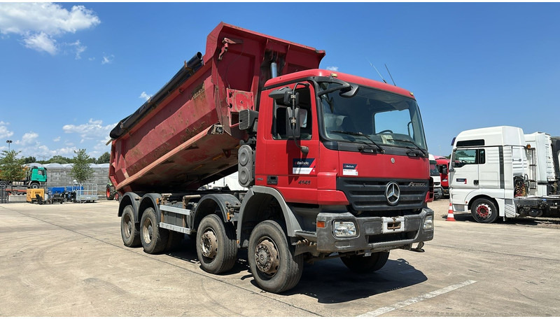 Mercedes-Benz Actros 4141 (8X6 / LAMES / STEEL / BIG AXLE / GRAND PONT / TAMBOURS / MANUAL GETRIEBE / MANUAL GEARBOX) - Kipper vrachtwagen: afbeelding 3 Mercedes-Benz Actros 4141 (8X6 / LAMES / STEEL / BIG AXLE / GRAND PONT / TAMBOURS / MANUAL GETRIEBE / MANUAL GEARBOX) - Kipper vrachtwagen: afbeelding 3
