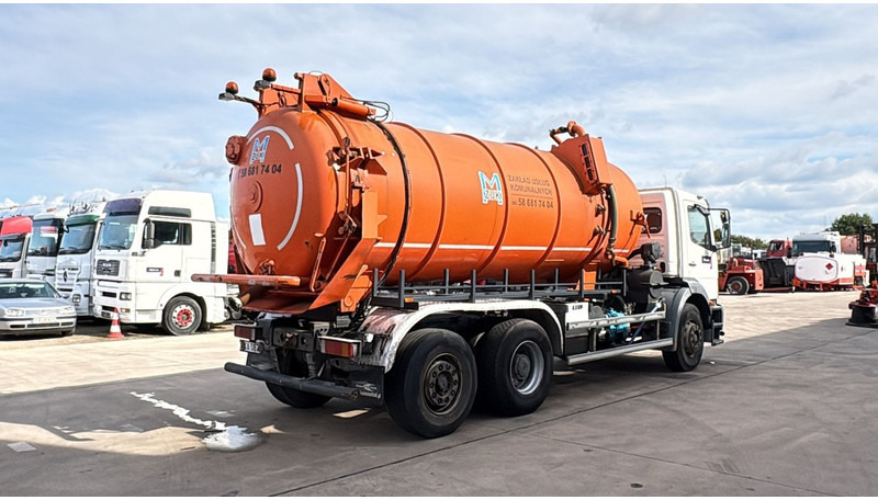 Mercedes-Benz Atego 2528 (14500L / LAMES DEVANT / 6X2 / BOITE MANUELLE) - Vacuümwagen: afbeelding 4 Mercedes-Benz Atego 2528 (14500L / LAMES DEVANT / 6X2 / BOITE MANUELLE) - Vacuümwagen: afbeelding 4