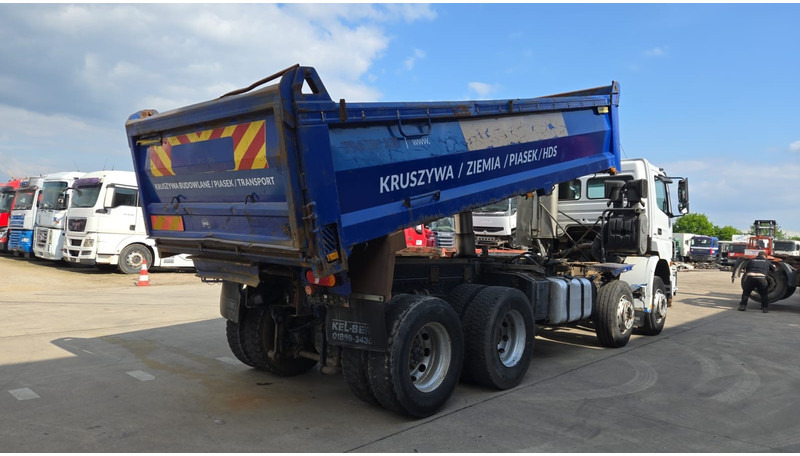 Mercedes-Benz Axor 3243 (BOITE MANUELLE / MANUAL GEARBOX / LAMES / 8X4 / MANUAL GETRIEBE) - Kipper vrachtwagen: afbeelding 5 Mercedes-Benz Axor 3243 (BOITE MANUELLE / MANUAL GEARBOX / LAMES / 8X4 / MANUAL GETRIEBE) - Kipper vrachtwagen: afbeelding 5