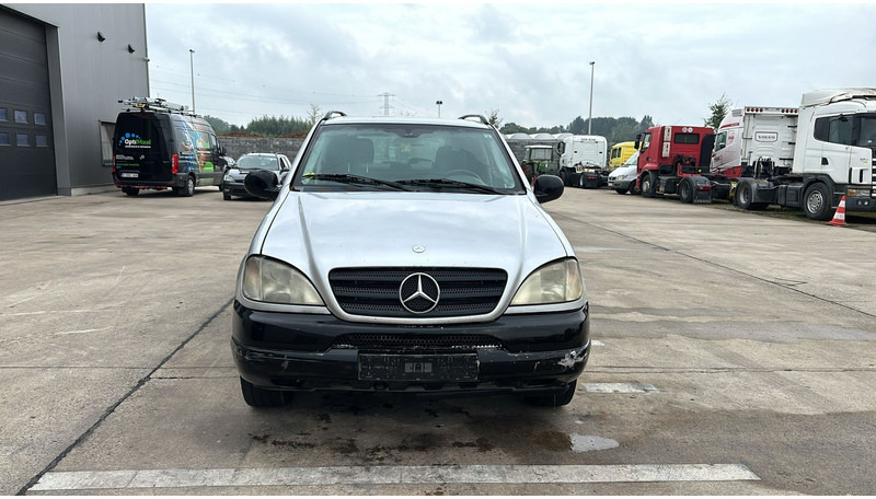 Mercedes-Benz M-Klasse ML 270 CDI - SUV: afbeelding 2 Mercedes-Benz M-Klasse ML 270 CDI - SUV: afbeelding 2