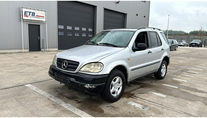 Mercedes-Benz M-Klasse ML 270 CDI - SUV: afbeelding 1 Mercedes-Benz M-Klasse ML 270 CDI - SUV: afbeelding 1