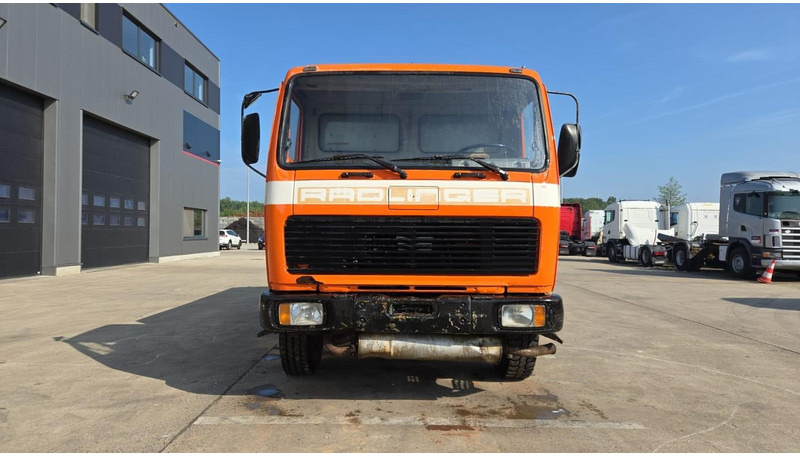 Mercedes-Benz SK 1619 (12.400L / GERMAN TRUCK / CAMION ALLEMAGNE / LAMES / GRAND PONT / V6) - Tankwagen: afbeelding 2 Mercedes-Benz SK 1619 (12.400L / GERMAN TRUCK / CAMION ALLEMAGNE / LAMES / GRAND PONT / V6) - Tankwagen: afbeelding 2
