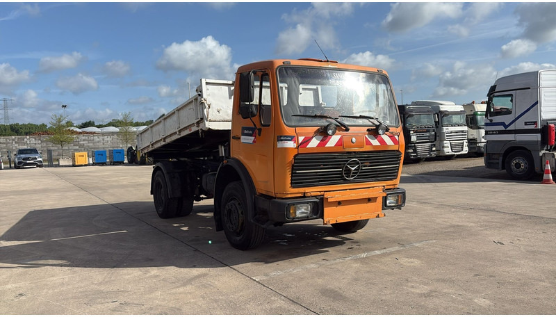 Mercedes-Benz SK 1628 (V8 / LAMES / GRAND PONT / POMPE MANUELLE) - Kipper vrachtwagen: afbeelding 3 Mercedes-Benz SK 1628 (V8 / LAMES / GRAND PONT / POMPE MANUELLE) - Kipper vrachtwagen: afbeelding 3