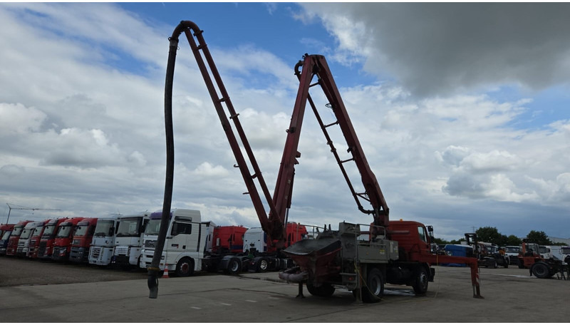 Mercedes-Benz SK 1824 (V6 / LAMES / GRAND PONT / PUTZMEISTER 24M/ JOYSTICK / RADIO) - Betonpomp: afbeelding 4 Mercedes-Benz SK 1824 (V6 / LAMES / GRAND PONT / PUTZMEISTER 24M/ JOYSTICK / RADIO) - Betonpomp: afbeelding 4