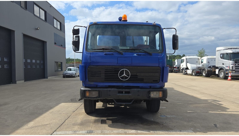 Mercedes-Benz SK 2222 (15000 L / LAMES / GRAND PONT / VIDANGEUR / BIG AXLE / V6) - Vacuümwagen: afbeelding 2 Mercedes-Benz SK 2222 (15000 L / LAMES / GRAND PONT / VIDANGEUR / BIG AXLE / V6) - Vacuümwagen: afbeelding 2