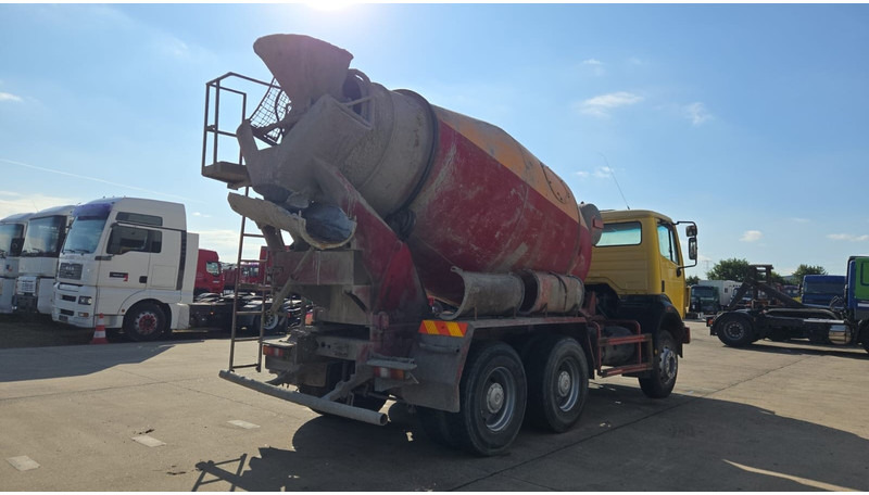 Mercedes-Benz SK 2527 (MALAXEUR / MIXER / POSSIBLE COMME CHASSIS / 6X4 / LAMES / GRAND PONT) - Betonmixer: afbeelding 4 Mercedes-Benz SK 2527 (MALAXEUR / MIXER / POSSIBLE COMME CHASSIS / 6X4 / LAMES / GRAND PONT) - Betonmixer: afbeelding 4