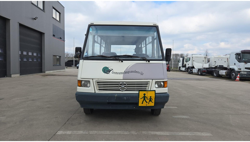 Mercedes-Benz Vario 614 (BELGIAN BUS / 34 SEATS / MANUAL PUMP / LAMES / STEEL SUSP.) - Stadsbus: afbeelding 3 Mercedes-Benz Vario 614 (BELGIAN BUS / 34 SEATS / MANUAL PUMP / LAMES / STEEL SUSP.) - Stadsbus: afbeelding 3