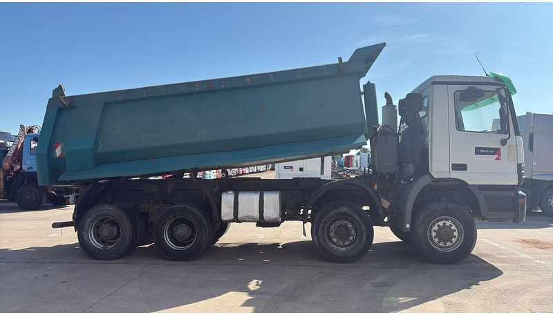 Mercedes-Benz actros 4140 (8X6 / LAMES / GRAND PONT / BOITE MANUELLE / MANUAL GEARBOX) - Kipper vrachtwagen: afbeelding 4 Mercedes-Benz actros 4140 (8X6 / LAMES / GRAND PONT / BOITE MANUELLE / MANUAL GEARBOX) - Kipper vrachtwagen: afbeelding 4