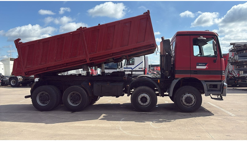 Mercedes-Benz actros 4140 (EPS / 8X6 / LAMES / GRAND PONT / GRAND BENNE / 3 PONTS / TRES BONNE ETAT) - Kipper vrachtwagen: afbeelding 4 Mercedes-Benz actros 4140 (EPS / 8X6 / LAMES / GRAND PONT / GRAND BENNE / 3 PONTS / TRES BONNE ETAT) - Kipper vrachtwagen: afbeelding 4