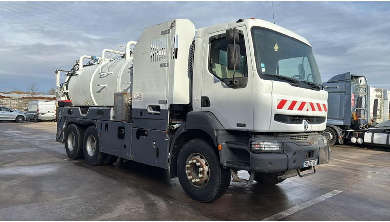 Renault Kerax 370 (10970L / CAMION FRANCAIS / VIDANGEUR / 6X4 / LAMES / GRAND PONT) - Vacuümwagen: afbeelding 2 Renault Kerax 370 (10970L / CAMION FRANCAIS / VIDANGEUR / 6X4 / LAMES / GRAND PONT) - Vacuümwagen: afbeelding 2