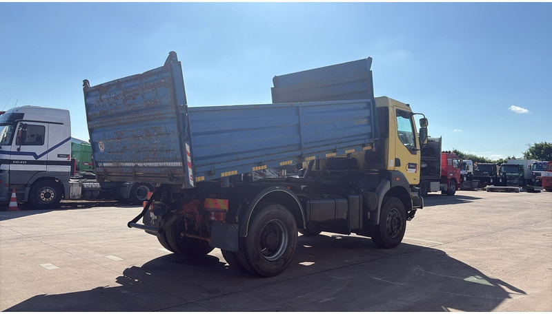 Renault Kerax 385 (BOITE MANUELLE / GRAND PONT / LAMES / MANUAL GEARBOX) - Kipper vrachtwagen: afbeelding 5 Renault Kerax 385 (BOITE MANUELLE / GRAND PONT / LAMES / MANUAL GEARBOX) - Kipper vrachtwagen: afbeelding 5