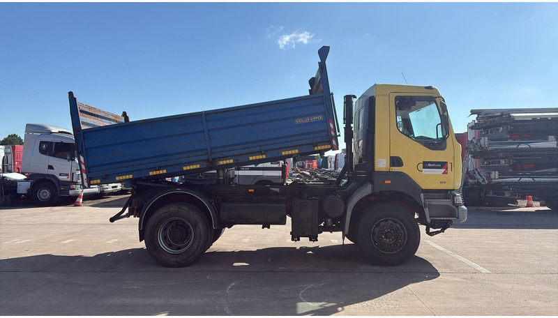 Renault Kerax 385 (BOITE MANUELLE / GRAND PONT / LAMES / MANUAL GEARBOX) - Kipper vrachtwagen: afbeelding 4 Renault Kerax 385 (BOITE MANUELLE / GRAND PONT / LAMES / MANUAL GEARBOX) - Kipper vrachtwagen: afbeelding 4