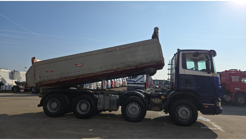 Scania 124-420 (BIG AXLE / GRAND PONT / LAMES / STEEL SUSP. / MANUAL GEARBOX / BOITE MANUELLE) - Kipper vrachtwagen: afbeelding 4 Scania 124-420 (BIG AXLE / GRAND PONT / LAMES / STEEL SUSP. / MANUAL GEARBOX / BOITE MANUELLE) - Kipper vrachtwagen: afbeelding 4