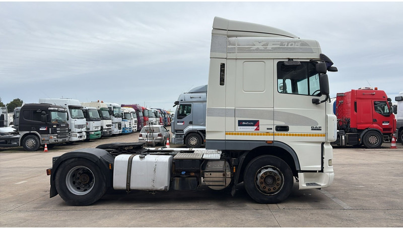 DAF 105 XF 460 (AIRCO / GOOD CONDITION / BONNE ETAT / BOITE MANUALLE / GEARBOX MANUAL) - Trekker: afbeelding 4 DAF 105 XF 460 (AIRCO / GOOD CONDITION / BONNE ETAT / BOITE MANUALLE / GEARBOX MANUAL) - Trekker: afbeelding 4