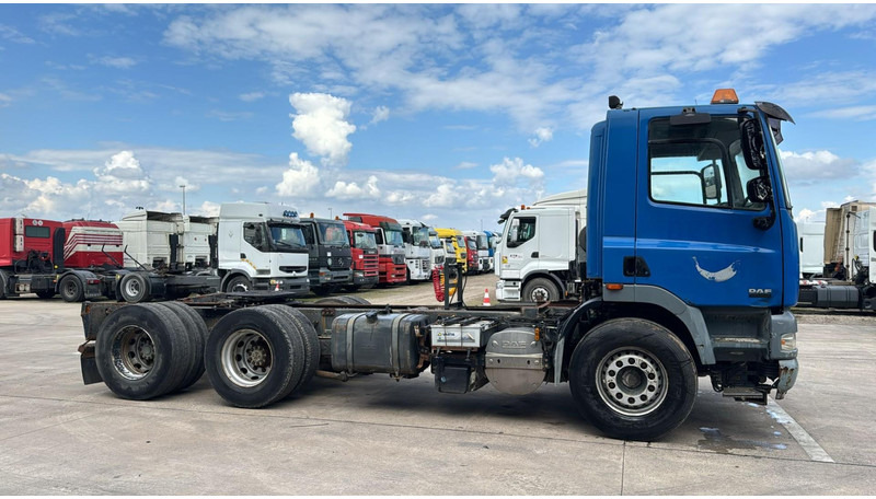 DAF CF 85.410 (BELGIAN TRUCK / HOOK / 10 TYRES) - Trekker: afbeelding 4 DAF CF 85.410 (BELGIAN TRUCK / HOOK / 10 TYRES) - Trekker: afbeelding 4