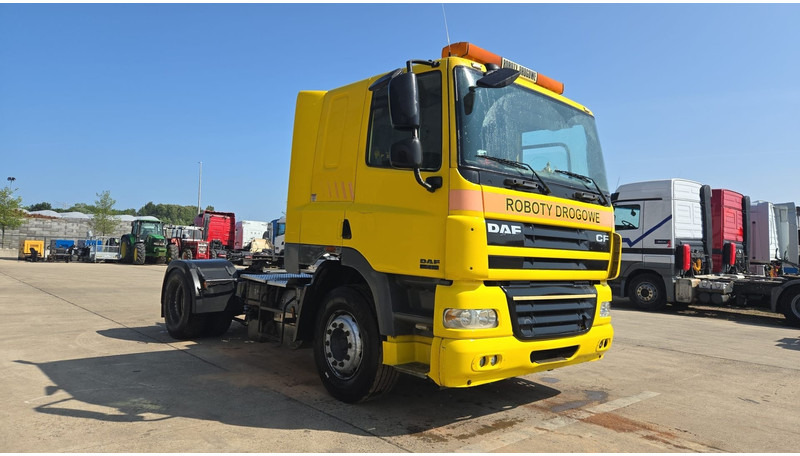 DAF CF 85.410 (LOW CABIN / BOITE MANUELLE / MANUAL GEARBOX / GOOD CONDITION / AIRCO) - Trekker: afbeelding 3 DAF CF 85.410 (LOW CABIN / BOITE MANUELLE / MANUAL GEARBOX / GOOD CONDITION / AIRCO) - Trekker: afbeelding 3