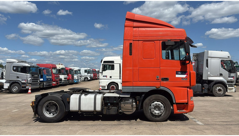 DAF XF 105.460 (MANUAL GEARBOX / BOITE MANUELLE) - Trekker: afbeelding 4 DAF XF 105.460 (MANUAL GEARBOX / BOITE MANUELLE) - Trekker: afbeelding 4