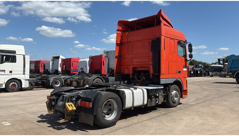 DAF XF 105.460 (MANUAL GEARBOX / BOITE MANUELLE) - Trekker: afbeelding 5 DAF XF 105.460 (MANUAL GEARBOX / BOITE MANUELLE) - Trekker: afbeelding 5