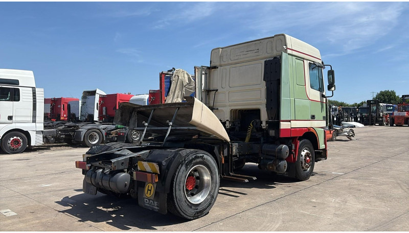 DAF XF 95.430 (EURO 3 / BOITE MANUELLE / MANUAL GEARBOX) - Trekker: afbeelding 5 DAF XF 95.430 (EURO 3 / BOITE MANUELLE / MANUAL GEARBOX) - Trekker: afbeelding 5
