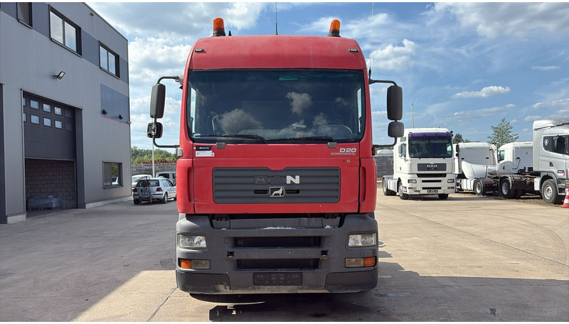 MAN TGA 18.390 (BOITE MANUELLE / MANUAL GEARBOX / PTO / POMPE HYDRAULIQUE) - Trekker: afbeelding 2 MAN TGA 18.390 (BOITE MANUELLE / MANUAL GEARBOX / PTO / POMPE HYDRAULIQUE) - Trekker: afbeelding 2