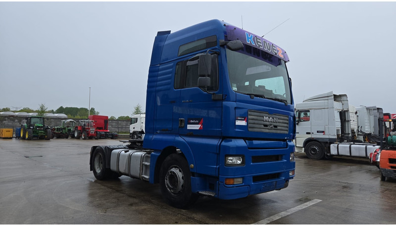 MAN TGA 18.410 (864.000 KM / MANUAL PUMP / MANUAL GEARBOX / RETARDER / POMPE MANUELLE) - Trekker: afbeelding 3 MAN TGA 18.410 (864.000 KM / MANUAL PUMP / MANUAL GEARBOX / RETARDER / POMPE MANUELLE) - Trekker: afbeelding 3
