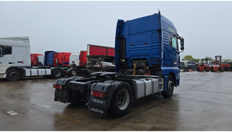 MAN TGA 18.410 (864.000 KM / MANUAL PUMP / MANUAL GEARBOX / RETARDER / POMPE MANUELLE) - Trekker: afbeelding 5 MAN TGA 18.410 (864.000 KM / MANUAL PUMP / MANUAL GEARBOX / RETARDER / POMPE MANUELLE) - Trekker: afbeelding 5