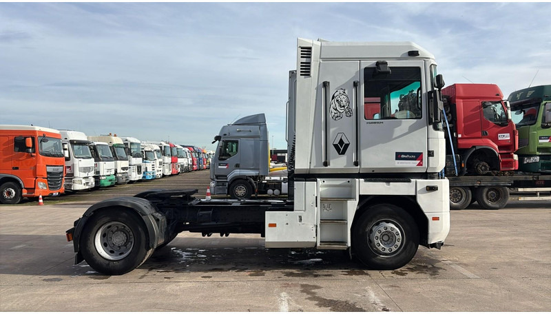 Renault AE 440 Magnum E-tech (BOITE MANUELLE / MANUAL GEARBOX) - Trekker: afbeelding 3 Renault AE 440 Magnum E-tech (BOITE MANUELLE / MANUAL GEARBOX) - Trekker: afbeelding 3