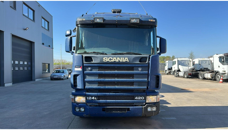 Scania 124-420 (MANUAL GEARBOX / BOITE MANUELLE) - Trekker: afbeelding 2 Scania 124-420 (MANUAL GEARBOX / BOITE MANUELLE) - Trekker: afbeelding 2