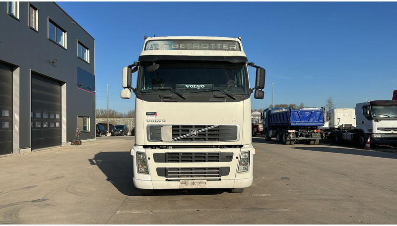 Volvo FH 400 (MANUAL GEARBOX / BOITE MANUELLE / CLEAN CHASSIS / EURO 5) - Trekker: afbeelding 2 Volvo FH 400 (MANUAL GEARBOX / BOITE MANUELLE / CLEAN CHASSIS / EURO 5) - Trekker: afbeelding 2