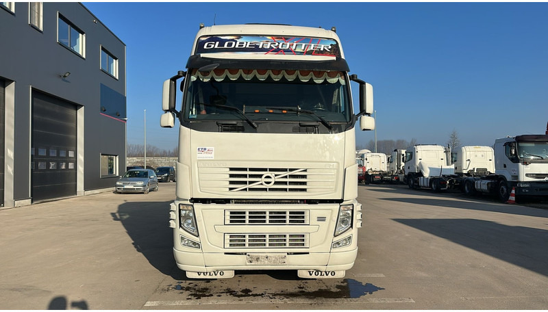 Volvo FH 460 (MANUAL GEARBOX / VERY CLEAN !!! / GOOD TYRES / TOP CONDITION) - Trekker: afbeelding 2 Volvo FH 460 (MANUAL GEARBOX / VERY CLEAN !!! / GOOD TYRES / TOP CONDITION) - Trekker: afbeelding 2