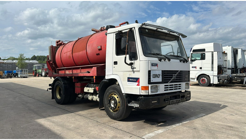 Volvo FL 10 - 280 (12.000L / POMPE MANUELLE / MANUAL PUMP / BOITE MANUELLE / MANUAL GEARBOX) - Vacuümwagen: afbeelding 3 Volvo FL 10 - 280 (12.000L / POMPE MANUELLE / MANUAL PUMP / BOITE MANUELLE / MANUAL GEARBOX) - Vacuümwagen: afbeelding 3