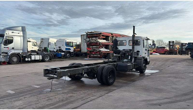 Volvo FL 220 (BELGIAN TRUCK / CAMION BELGE / MANUAL GEARBOX) - Chassis vrachtwagen: afbeelding 4 Volvo FL 220 (BELGIAN TRUCK / CAMION BELGE / MANUAL GEARBOX) - Chassis vrachtwagen: afbeelding 4