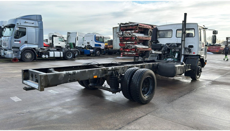 Volvo FL 220 (BELGIAN TRUCK / MANUAL GEARBOX / CAMION BELGE) - Chassis vrachtwagen: afbeelding 4 Volvo FL 220 (BELGIAN TRUCK / MANUAL GEARBOX / CAMION BELGE) - Chassis vrachtwagen: afbeelding 4