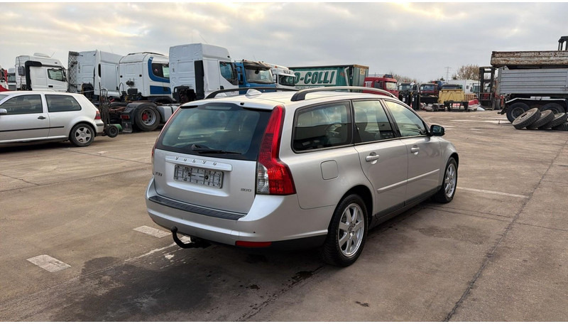 Volvo V50 (BELGIAN CAR / AIRCO / AUTOMATIC GEARBOX / EURO 5) - Personenwagen: afbeelding 5 Volvo V50 (BELGIAN CAR / AIRCO / AUTOMATIC GEARBOX / EURO 5) - Personenwagen: afbeelding 5
