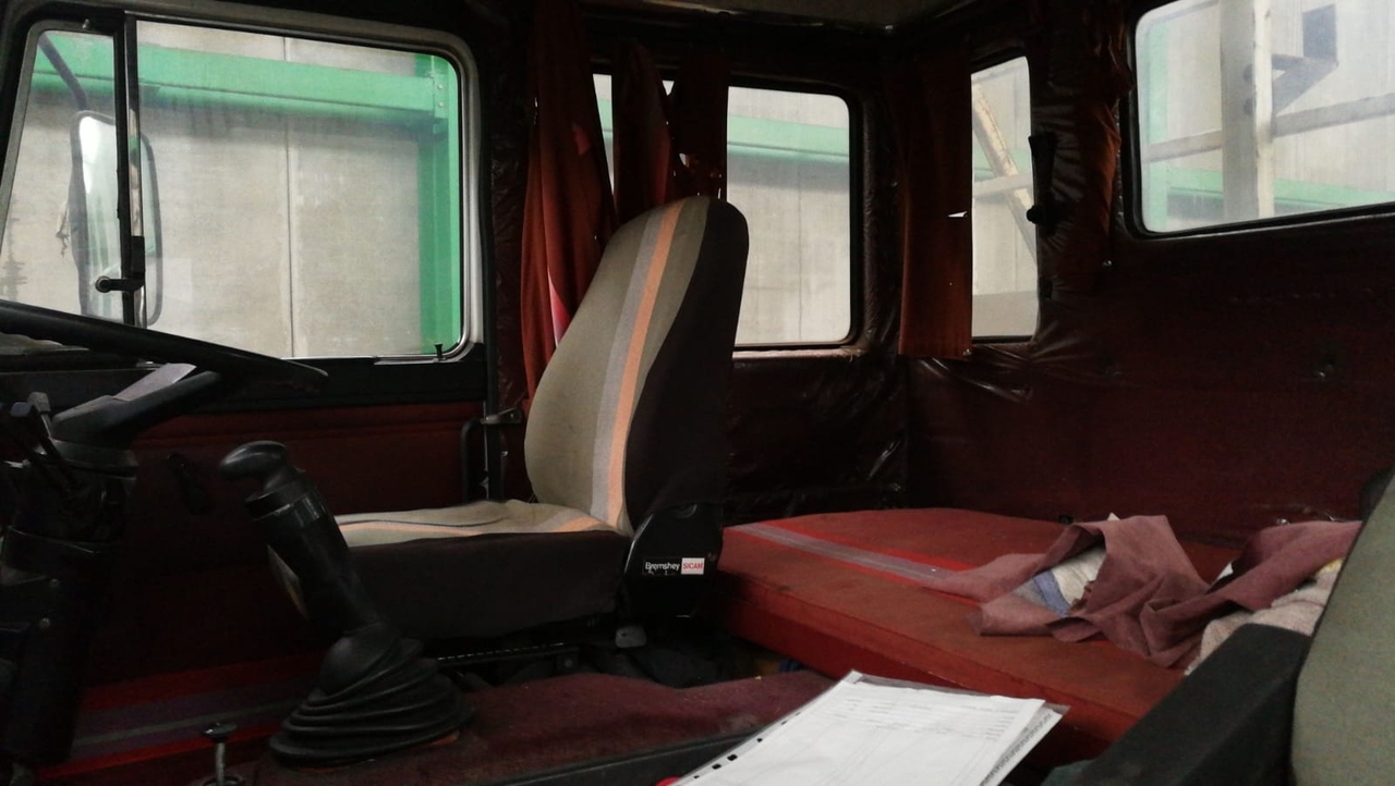 Iveco 190.26 RHD - Vrachtwagen met open laadbak: afbeelding 4 Iveco 190.26 RHD - Vrachtwagen met open laadbak: afbeelding 4